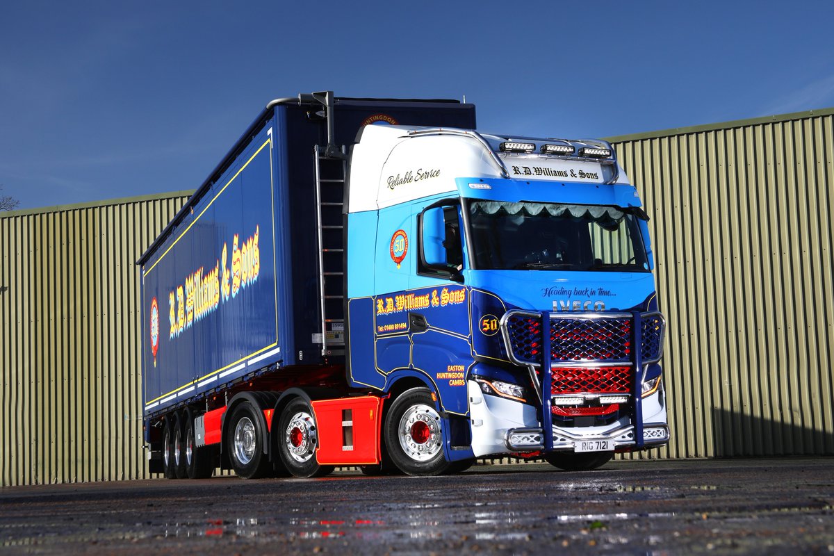 IVECOUK's tweet photo. 📢PRESS RELEASE - Williams Transport celebrates its 50th year with bespoke IVECO S-WAY.

Discover more: https://t.co/gLrKuj7JKE

@williamstrans @GuestIvecoTruck @knapentrailers @FinchSigns @TruckmaxL @Baileyltd1 https://t.co/SvvN1R8MQN
