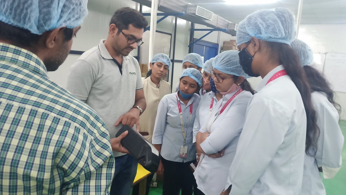 LtdRenon's tweet photo. This #NationalScienceDay, Renon India promises to spread awareness in the field of clean energy as we continue to inspire young minds to use science and technology to the best of their abilities.🌳👩‍🔬👨‍🔬🔋

#RenonIndia #NationalScienceDay #UkaTarsadiaUniversity #BatteryTechnology https://t.co/zwVrTOC0er