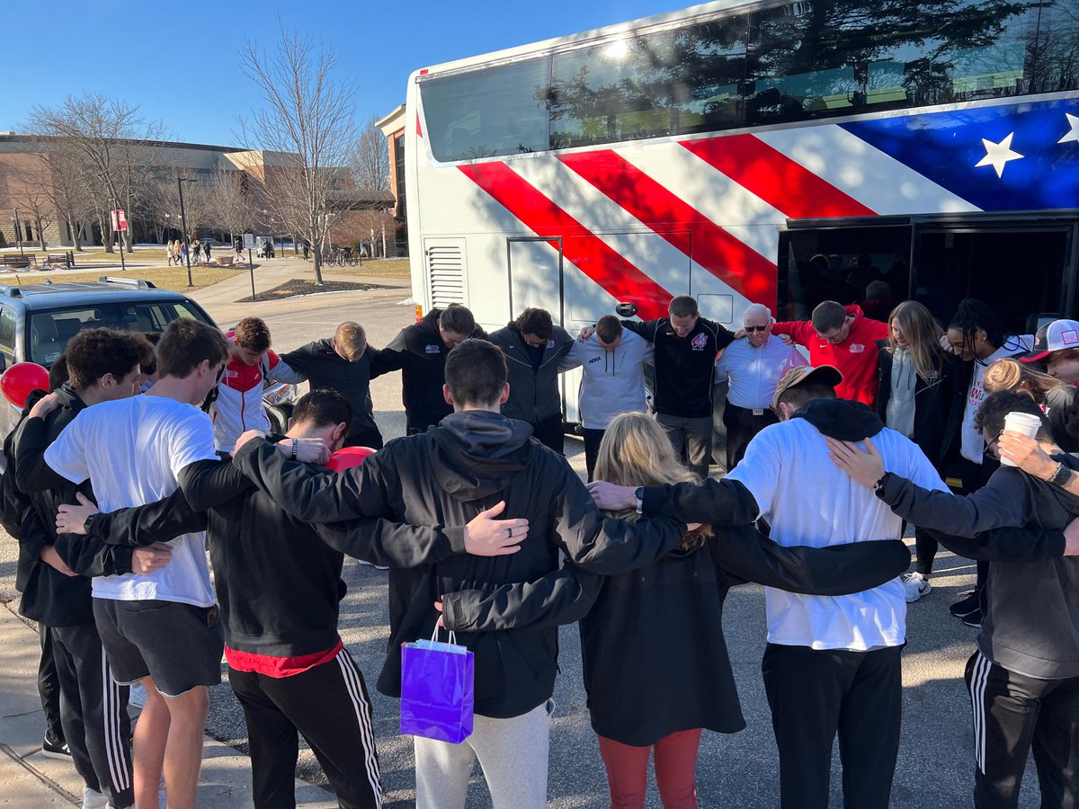 IWUWildcats's tweet image. First things first for @iwutfxc as they head to Brookings, S.D. for the 2022 NAIA Indoor National Championships!

#PlayNAIA #collegetrack #NAIATrack