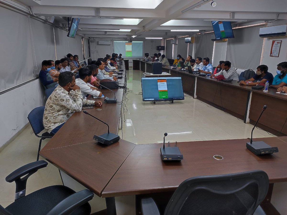 CSC_Guj_Rohit's tweet photo. VLE training workshop at Gandhinagar District of Gujarat @dintya15 @CSCGujarat @HardikZ77199853 @Gohilovecsc https://t.co/HA2mVAbPGE