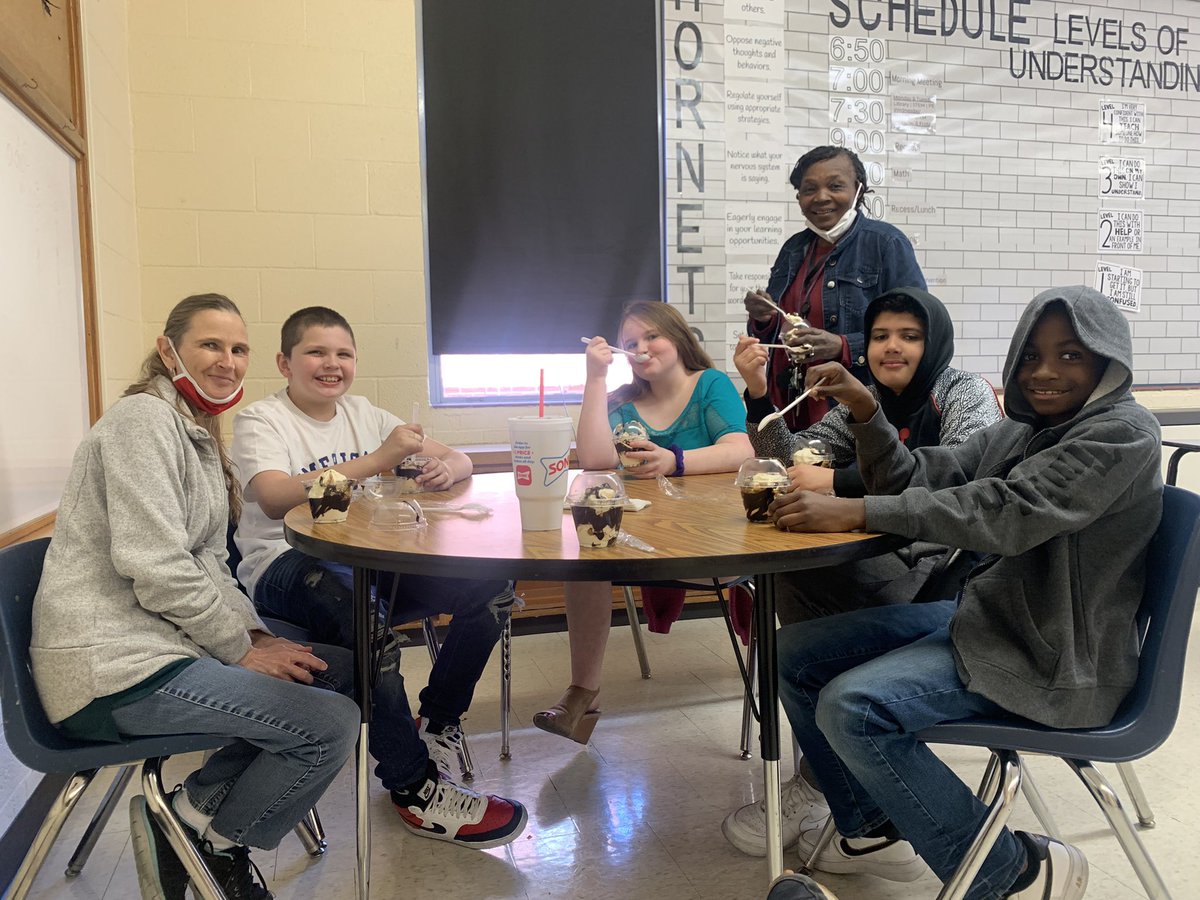 bryant_259's tweet photo. Ms. H’s class earned a dish of ice cream for following expectations!!@WichitaUSD259 https://t.co/LAVFBRWtpy
