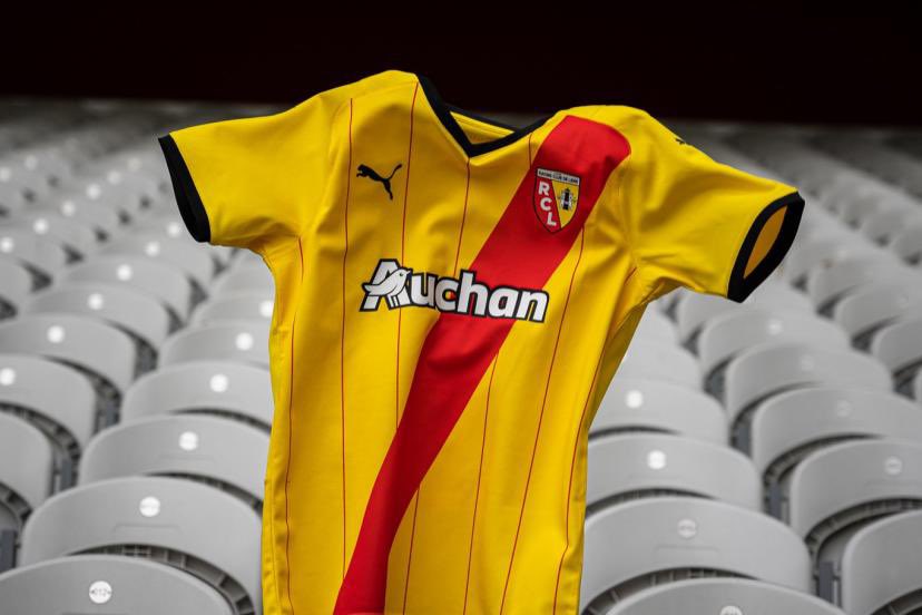 123PareBrise's tweet photo. Hello l’équipe, on a une information à faire passer donc on compte sur vous pour nous aider ! 
Un maillot du @RCLens à gagner à la clé ! 

RT ce tweet en citant : « @123PareBrise déménage à Cambrai et traverse juste la rue, à côté de Decath »

Bonne chance à tous ! https://t.co/yoHe4qjesP