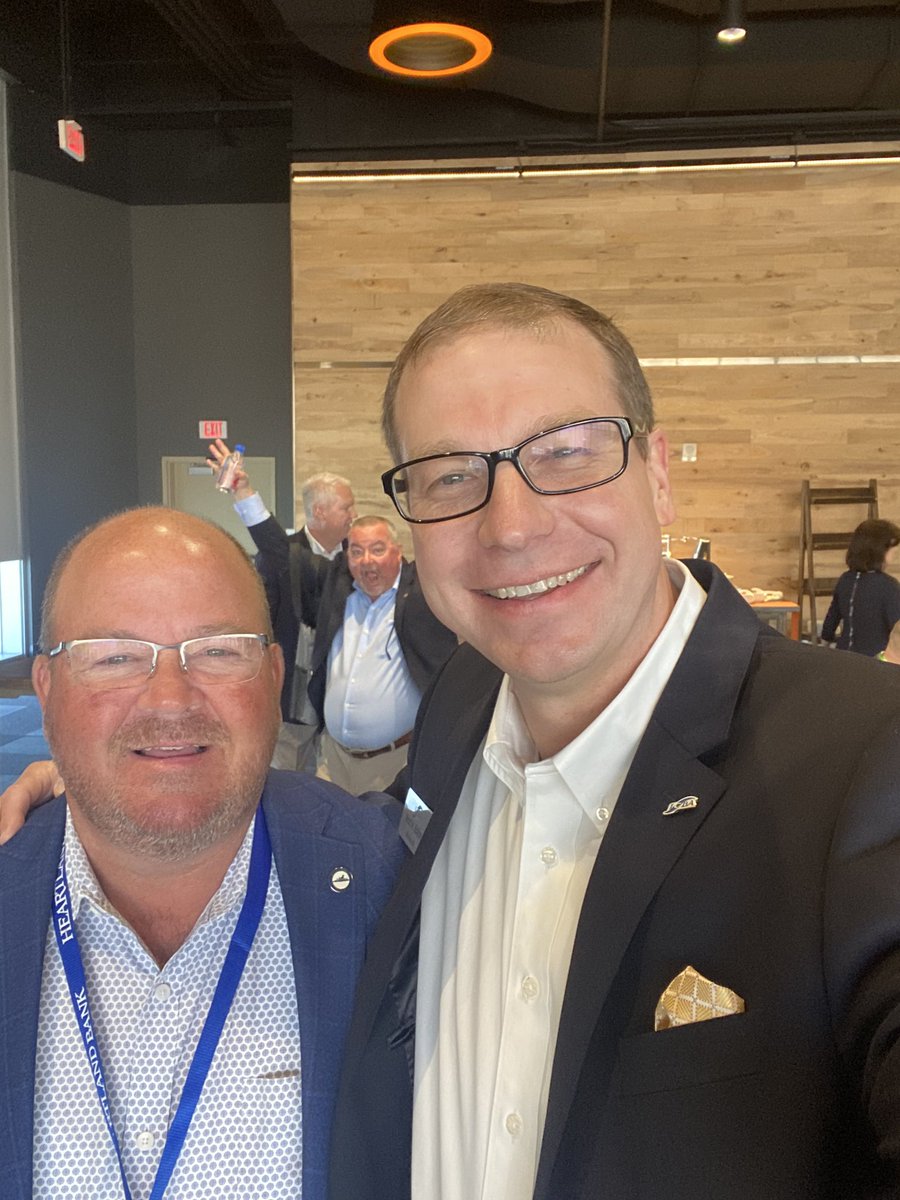 BradMBolton's tweet photo. The @ICBA Board Of directors recognized @gscottmccomb and @Thomas_E_Bates who both completed their 3 year term on the board this morning!
They both will continue in other leadership capacities and I am so thankful for their thoughtful & passionate leadership!
#ICBALIVE https://t.co/clr5Htdgjk