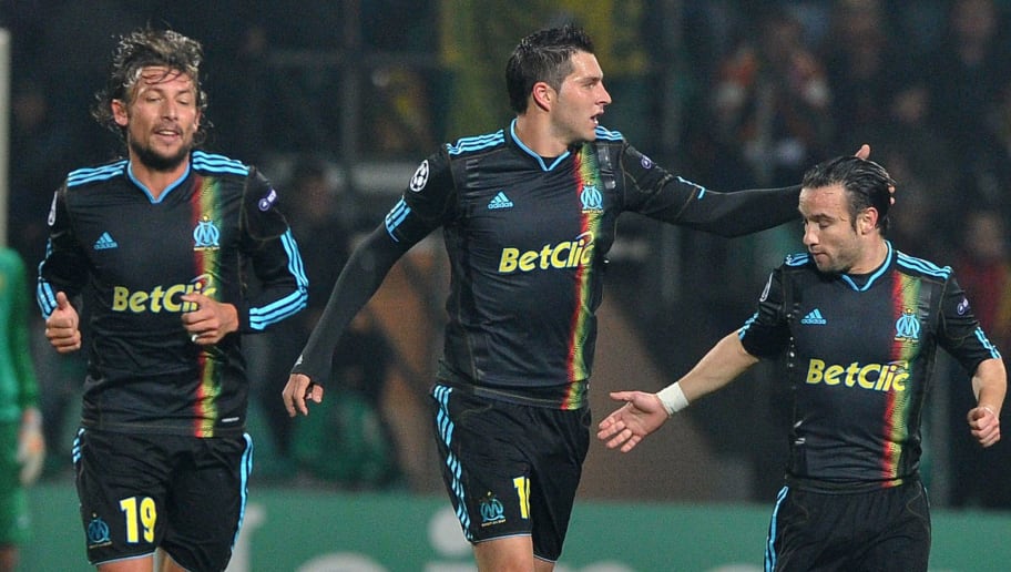 basilebilo's tweet image. 🚨Cadeau pour la #TeamOM 🎁🥳

Je vous offre (au choix) un de ces quatre maillots de l'OM :
-Third 2009/2010
-Third 2010/2011
-Extérieur 2011/2012
-Extérieur 2015/2016

Ce sont des officiels ! 

Pour cela : 

Rt + Follow @basilebilo et @basilebiloFX 

Bonne chance ! #OMASM