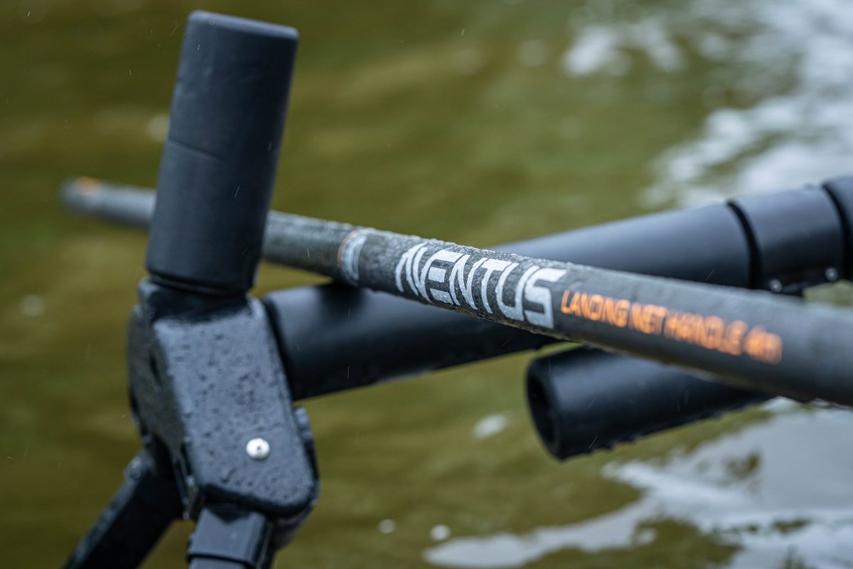 TackleGuru's tweet photo. 🔥CAN YOU HANDLE THIS?🔥 The Aventus 4m + 1m extension, is designed to be SUPER high performance! Customisable length to suit whatever venue you encounter. Built with the highest grade of Carbon, making this landing net supremely strong and ultra lightweight too!🪶 #outnow #guru https://t.co/kbmGHSSTZY