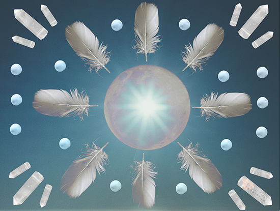 laura_corbeth's tweet image. Today a sign: a pure white feather. Woven right on my sweater right next to my heart.

Certified #AngelGuide #spiritualawakening 

crystalclearintuition.com/white-feather-…