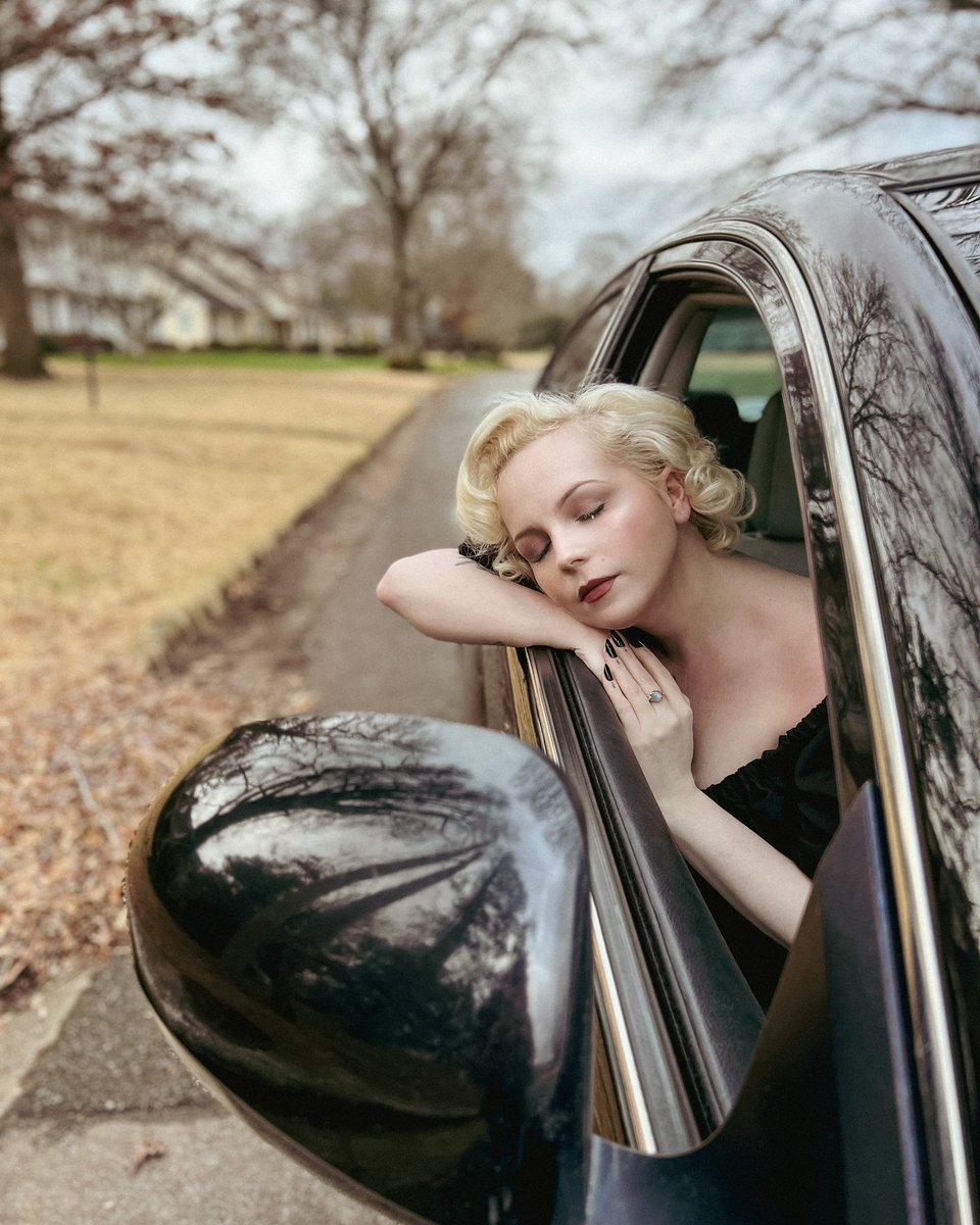 kittyannecoven's tweet photo. i have emotional motion sickness | somebody roll the windows down #phoebebridgers #motionsickness #strangerinthealps #kittyannecoven https://t.co/w7IRzKLm4H
