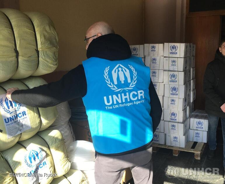 UNHCRgov's tweet photo. More than 500,000 refugees have now fled from Ukraine into neighboring countries.

@refugees is working with partners &amp; local authorities to provide humanitarian aid and support those in need. 

Thank you for the solidarity and support from our government partners so far. https://t.co/wiyeiM9tL5