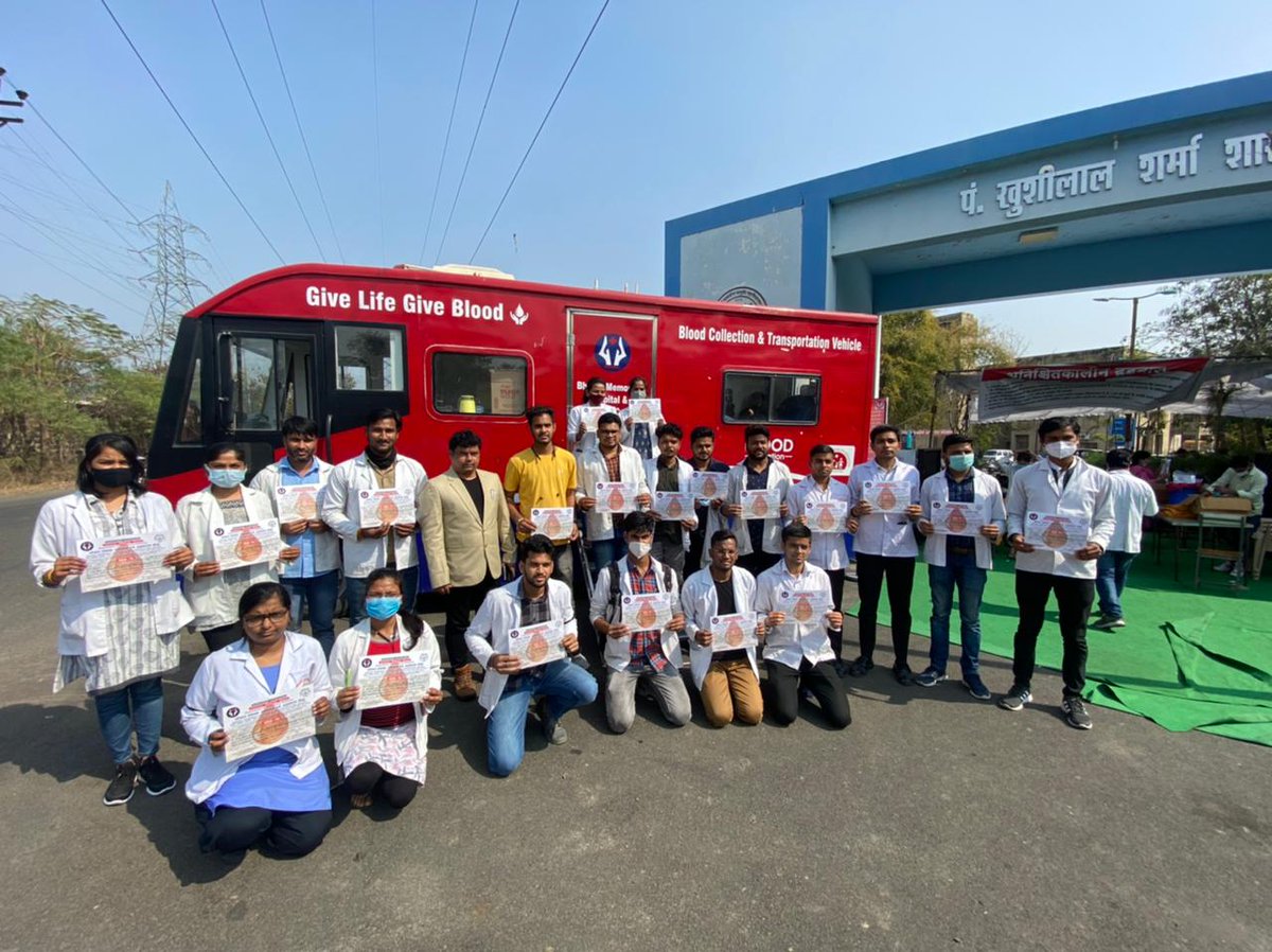 SavarAnkita's tweet photo. पंडित ख़ुशीलाल शर्मा आयुर्वेद संस्थान के छात्रों द्वारा थलसीमिया से पीड़ित बच्चों के लिए भोपाल मेमोरीयल हॉस्पिटल के सहयोग से सफल रक्तदान ���िविर का आयोजन किया गया| 
#StopPartialityAgainstAyurveda
#JusticeforBAMSScholars
#separateAYUSHuniversity
#RegularPSCforAYUSH https://t.co/dyppGxHWh4