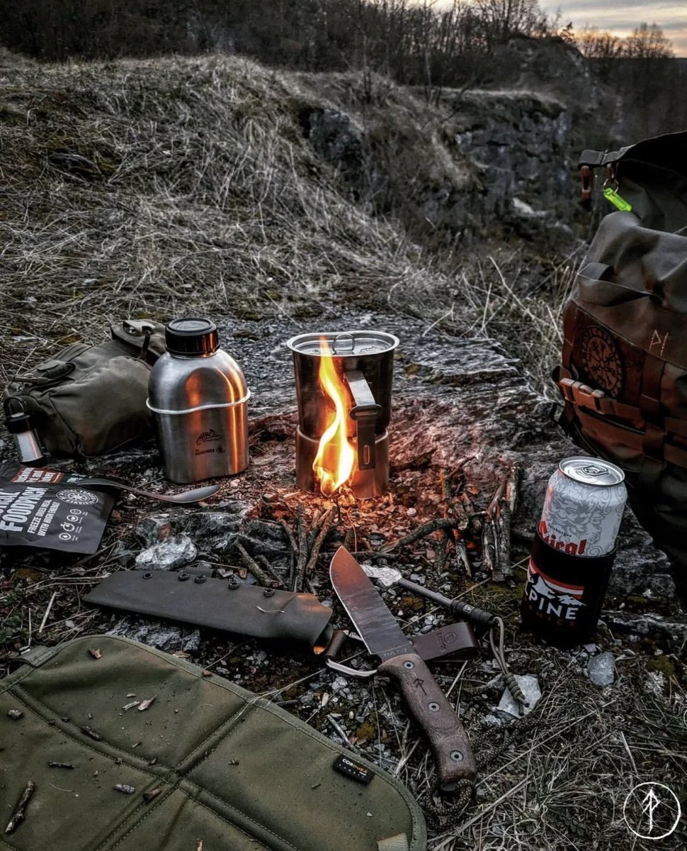 OntarioKnife's tweet photo. In your element?! Where do you go for a snapshot like this?! Do you take your #RAT7 with you?! 👌🏽🔪 🐀 
https://t.co/2fOeH4kKf4
#ontarioknifecompany #ontarioknife #ontarioknives #ontarioknifeco #OKC1889 #MadeinUSA #RATFixedblade #knife #blade #hunting #camping #hiking #outdoors https://t.co/YzThklB58n