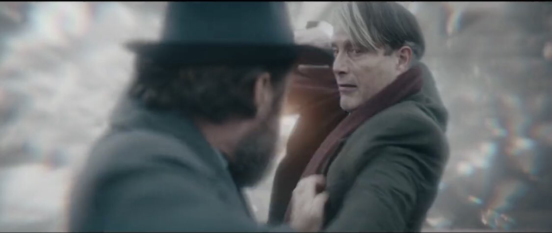 Джуд лоу фантастические звери и места их обитания. Эдди редмэйн ньют тайны дамблдора. Фантастические-твари тайны дамблдора сцена после титров. Гриндевальд 2022. Мадс миккельсен гриндевальд.