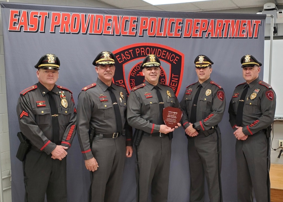 JoeCarroll2NG's tweet photo. Congratulations again to everyone @EProvPolice and thank you to Cpl. Collins for all of the communication as well as Chief Francesconi, Major Ramer, Capt. Cadoret and Lt. Masaitis for joining the plaque presentation. Thank you for all that you do @EProvPolice Stay safe! https://t.co/cwfRkcNBhV