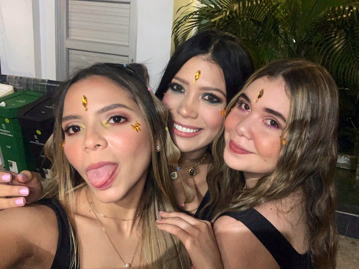 LauraGalvan_'s tweet photo. 🤪🎉❤️ https://t.co/5AvoKDtZQn