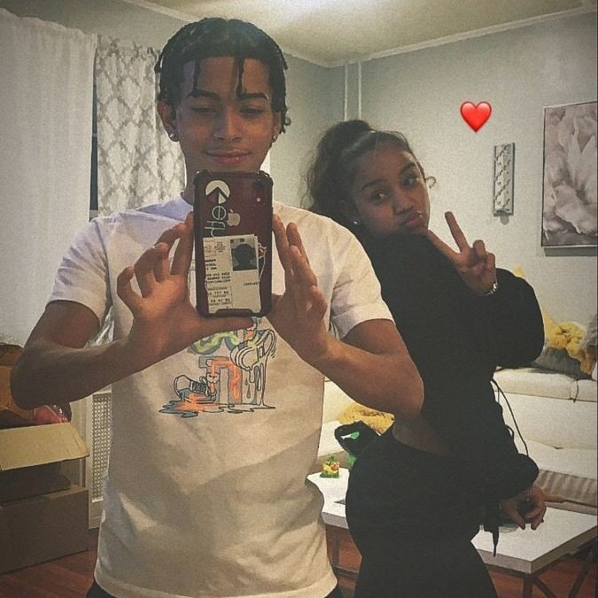princessyfrog's tweet photo. hoje o dia é do meu confidente, um primo que eu considero como um irmão. feliz aniversário, Jhonis, você é a melhor pessoa desse mundo todinho, te amo! 💕🥳 https://t.co/p25VpsRU4B