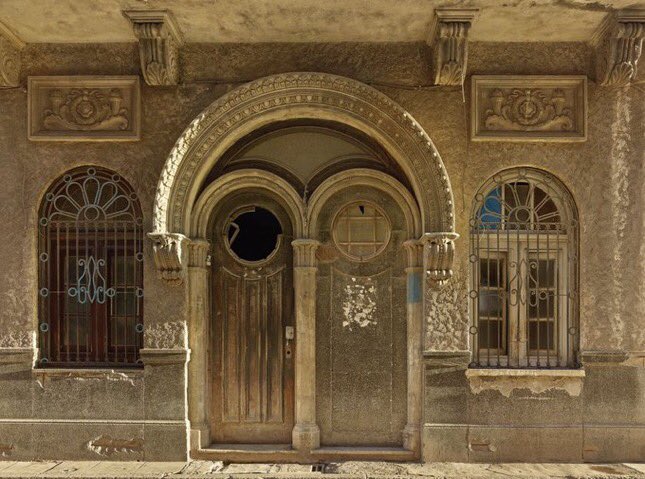 Jopolkadot's tweet photo. Green &amp; Gold

Photography © Michael Eastman
Havana
Cuba https://t.co/BElBk3peZU
