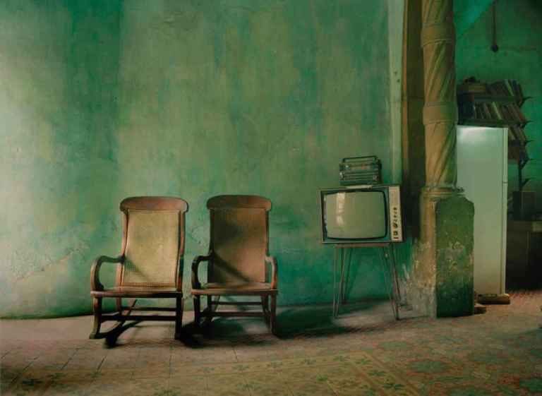 Jopolkadot's tweet photo. Green &amp; Gold

Photography © Michael Eastman
Havana
Cuba https://t.co/BElBk3peZU