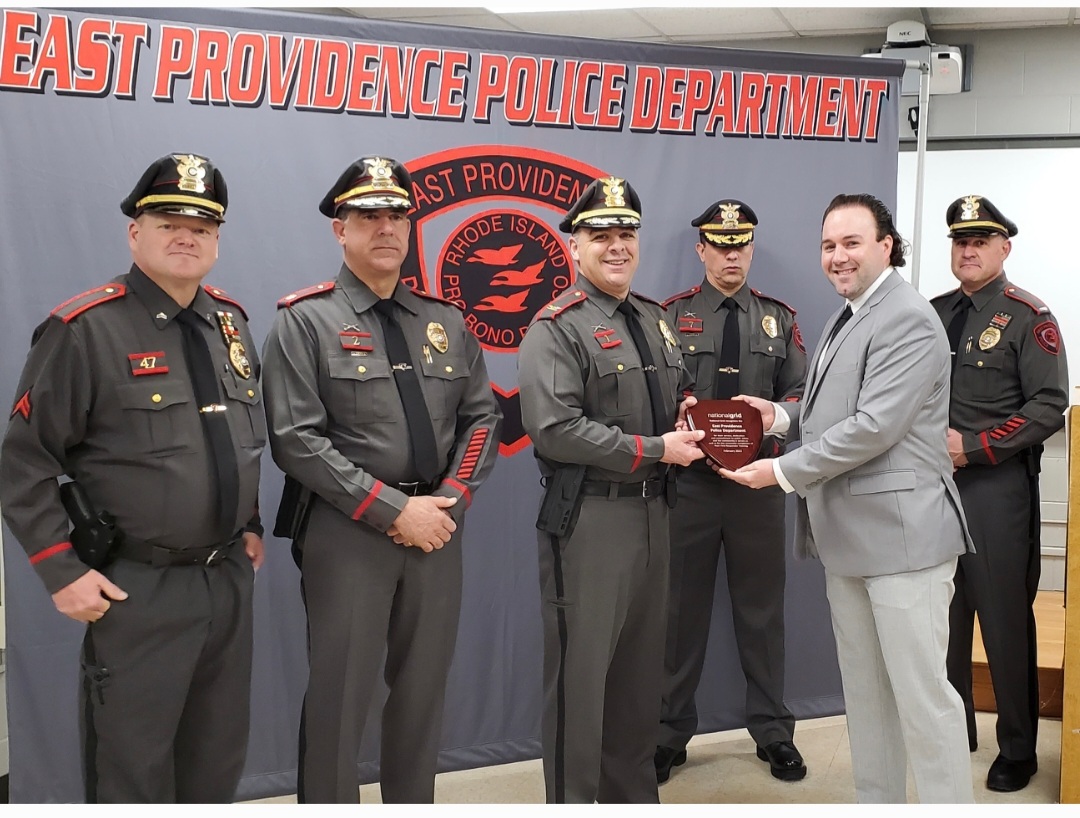 JoeCarroll2NG's tweet photo. Had the opportunity to recognize and congratulate Chief Francesconi and the @EProvPolice for their commitment to safety and achieving 100% completion of the @nationalgridus First Responder E-Learning program. Congratulations! @CityofEastProv @nationalgridus https://t.co/8miHjueyea