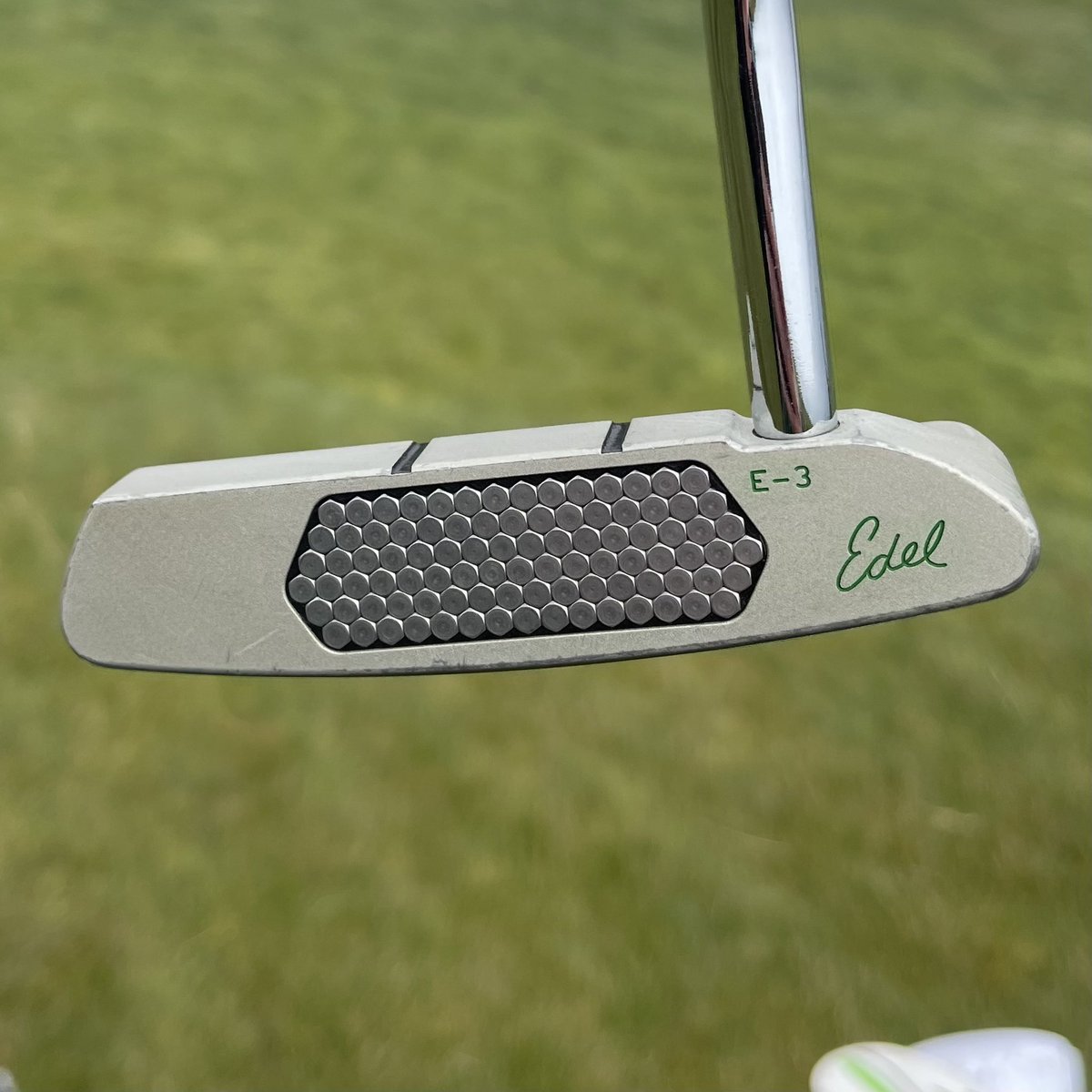 GlorifiedDonkey's tweet photo. Saw this last week. Beautiful @EDELgolf  putter. Lovely look, balance and feel. #Golf #GolfPutter #EdelPutter https://t.co/1UaRgSjF2T