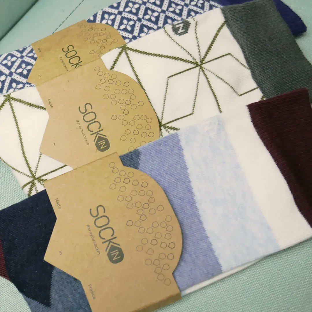 SockIn_official's tweet photo. Découvrez notre sélection de chaussettes originales et colorées sur  https://t.co/dUyjWR1LiH  😍 
🔵 
⚪️  
🔴
#chaussettes #socquettes #madeinfrance #areyousockin #socks #fabricationfrancaise #chaussettefrancaise #mode #fashion #lookbook #fashioninspiration #inspi #instyle https://t.co/qtDadPgPb2