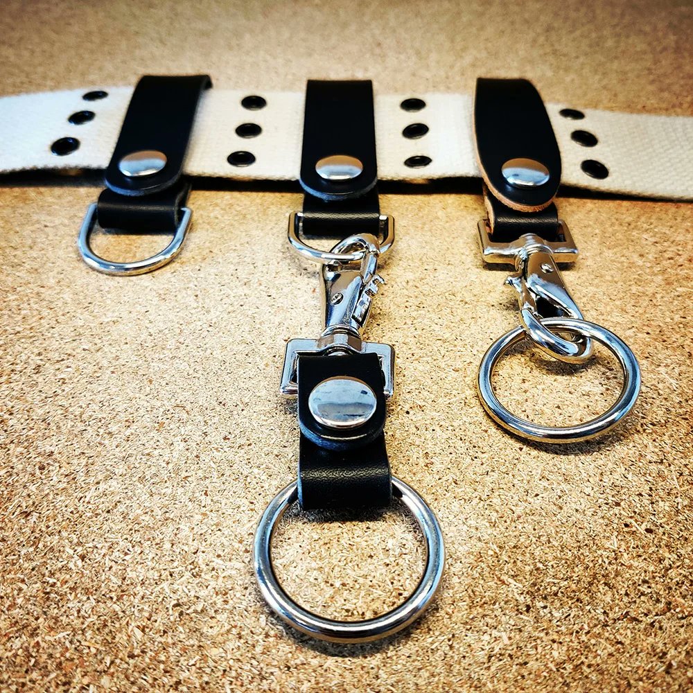 ectolabsprops's tweet photo. We are excited to announce KEYMASTER 84 - a full set of GB1-style key fobs designed to be the most screen-accurate ever produced...

Sets will be available for £35 from Friday 4th March at: https://t.co/dmLVxIVhCc. Stock is very limited for this first run, so be quick! https://t.co/HISx9qE5N1