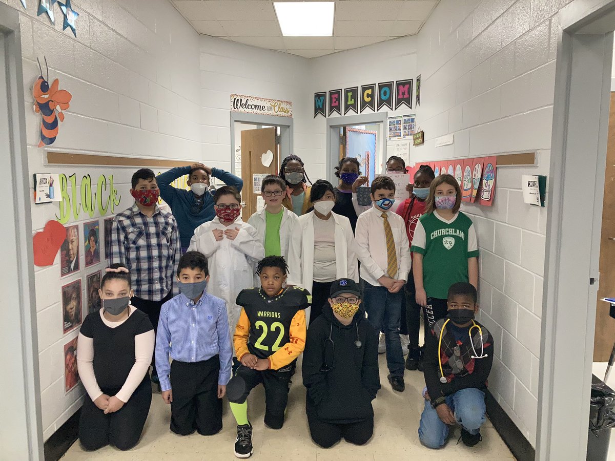 jalexanderSW3's tweet photo. Read Across America-4th grade occupation day. @SWEJackets @LCSSUPT1 @LCSJackets https://t.co/2nlQwAjoJt