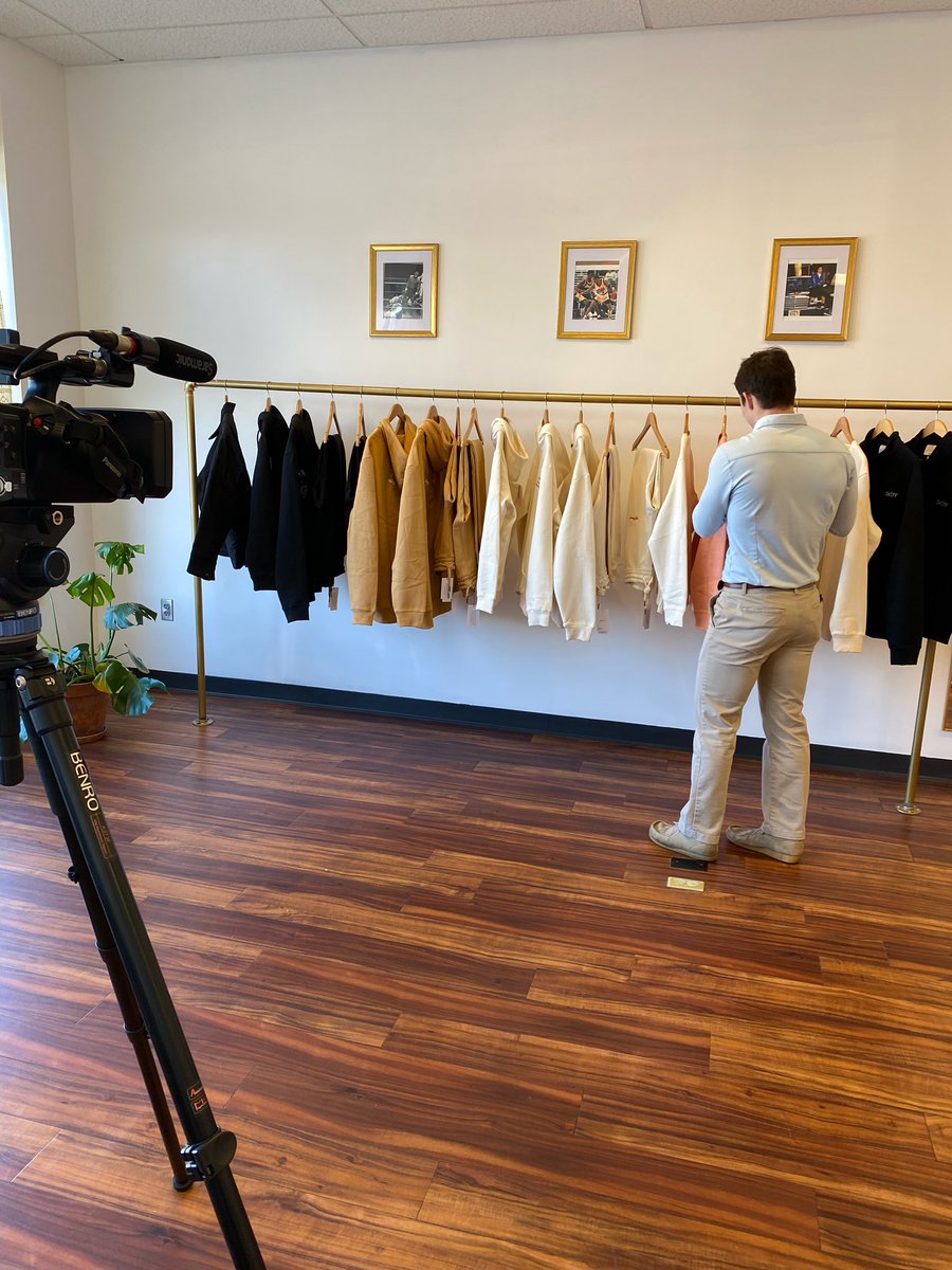 braden_maloy's tweet photo. Chillin with @ashantithomas__ and his new SWIFF Brand store front @swiffbrand_ down in 5 points. Catch his journey and how he’s helping 5 points bring bag it’s pre-pandemic life on @USCCarolinaNews at 4:30 https://t.co/wFQVxfRu5b