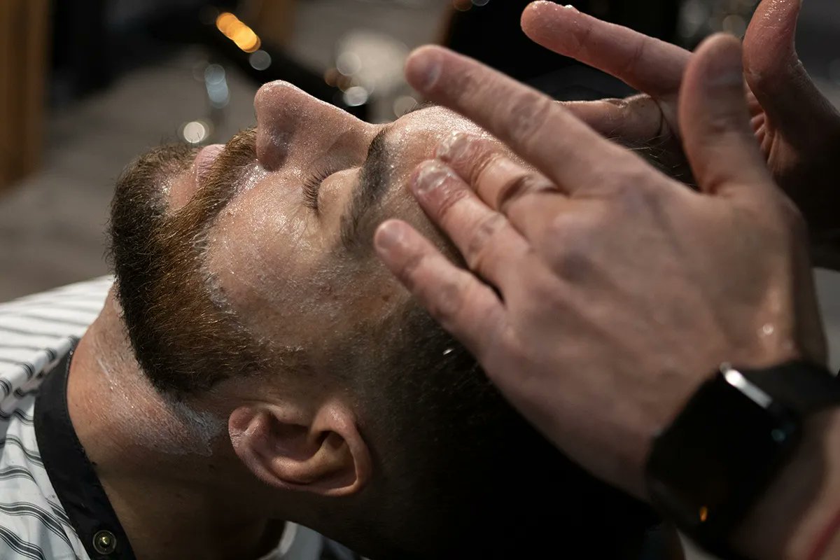BarberiaGyC's tweet photo. Tratamientos faciales!! 🧼✨✨
@BarberiaGyC @BarberiaGyC @BarberiaGyC @BarberiaGyC @BarberiaGyC @BarberiaGyC 
#barberiagyc #barberia #barbershop #gyc #barbero #barber #barberos  #classic #clase #shave #shaver #hairgrooming #pomade #cera #grooming #men #gentlemen #cabello https://t.co/EBEm5F0dts