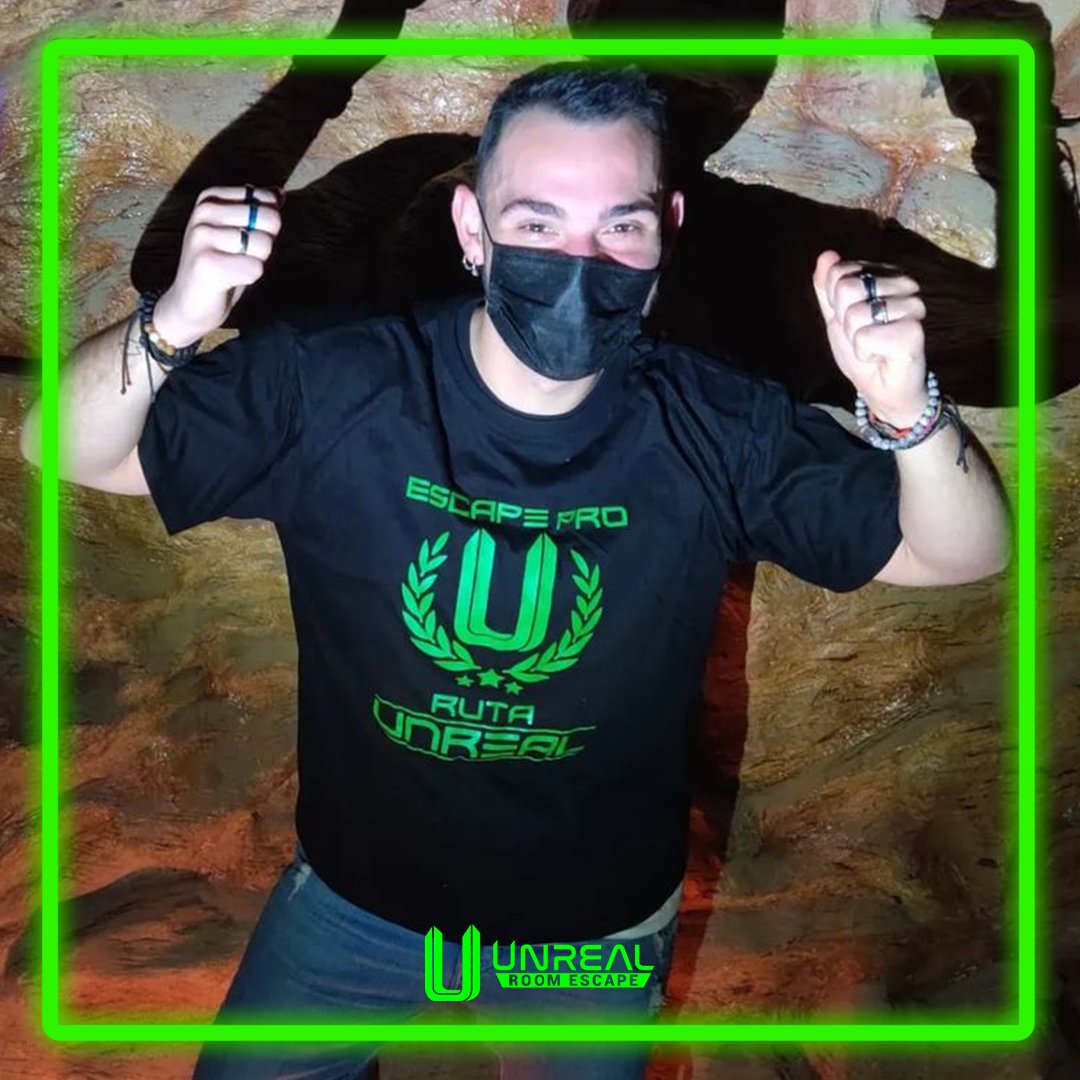 UnrealEscape's tweet photo. ¡Es febrero y los grupos (y personas solas 😜) continuan acabando nuestra #RutaUnreal! 

😍Y, lo que más nos gusta, es veros lucir las camisetas y contentos por haber terminado esta aventura🏆

Seguid así chicos, ¡sois el alma de las salas Unreal! 🤩 https://t.co/4aSMKR6us4