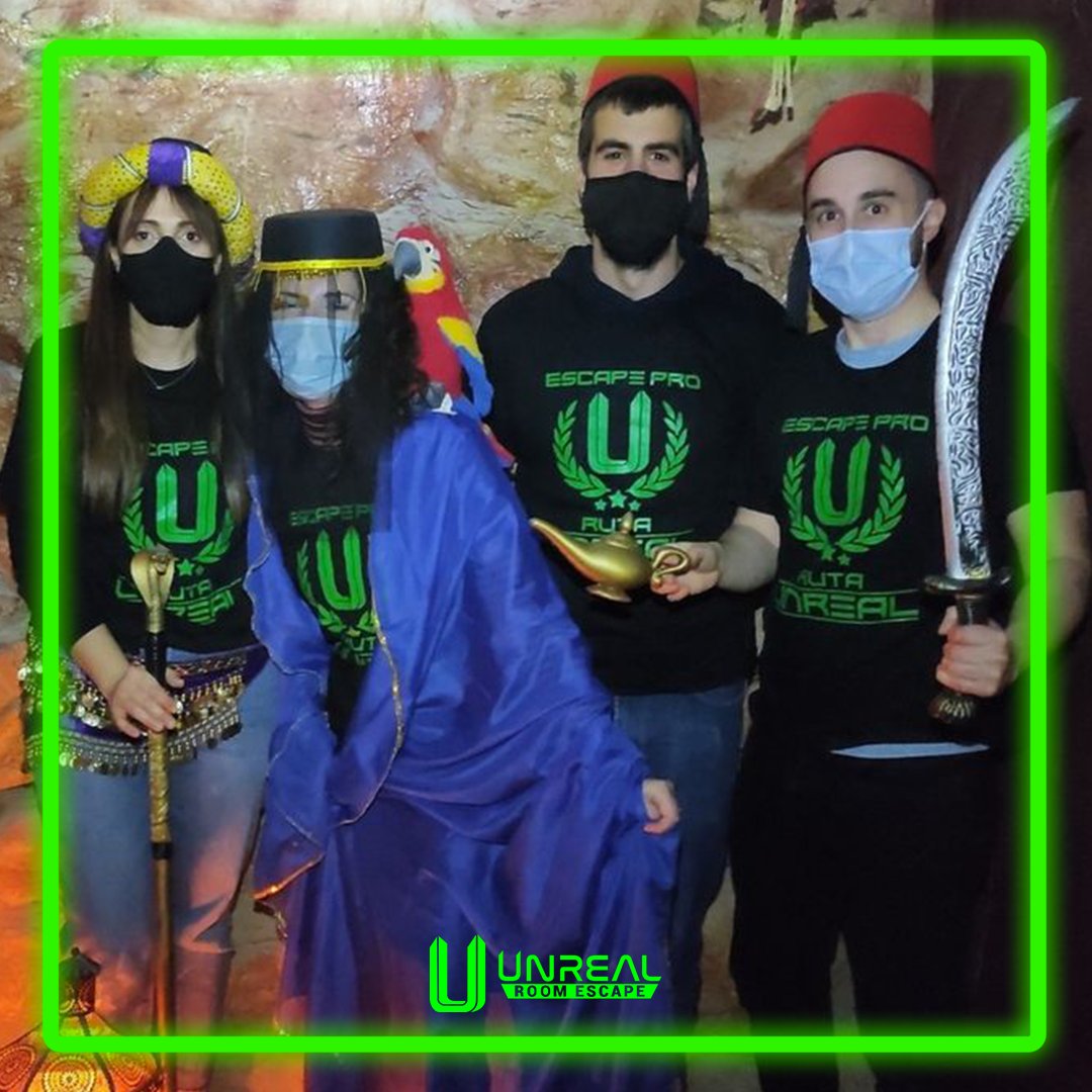 UnrealEscape's tweet photo. ¡Es febrero y los grupos (y personas solas 😜) continuan acabando nuestra #RutaUnreal! 

😍Y, lo que más nos gusta, es veros lucir las camisetas y contentos por haber terminado esta aventura🏆

Seguid así chicos, ¡sois el alma de las salas Unreal! 🤩 https://t.co/4aSMKR6us4