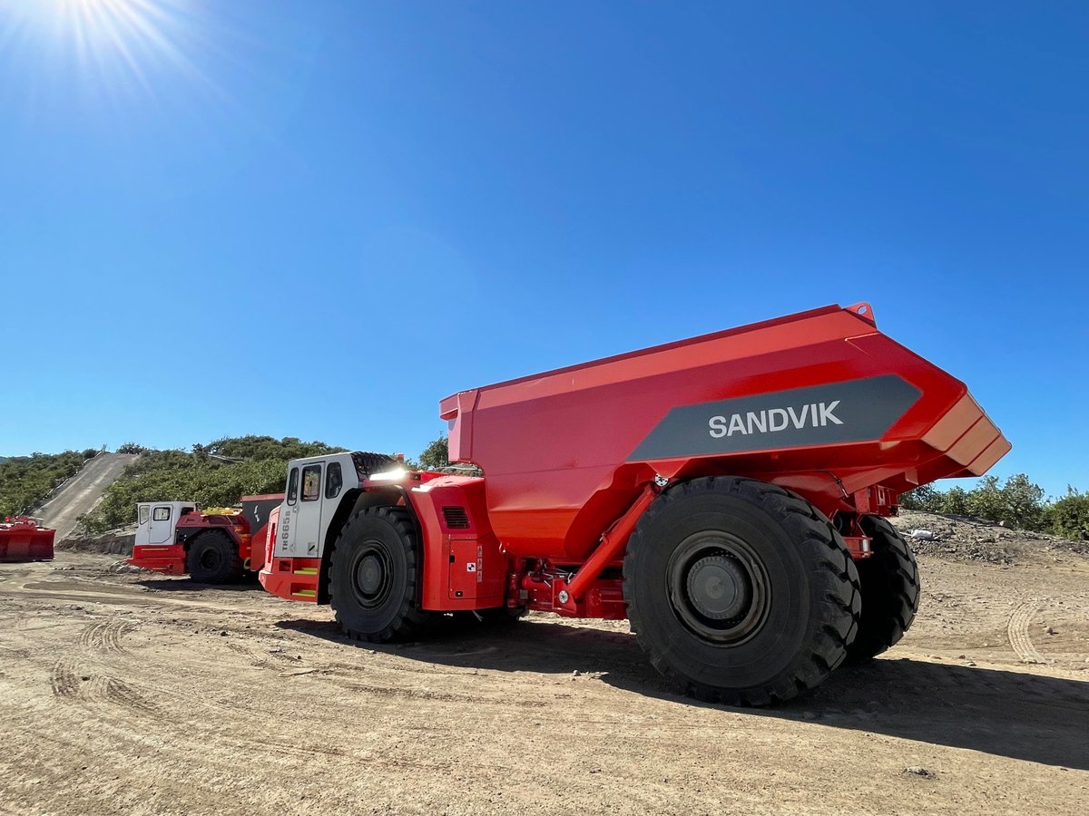 im_mining's tweet photo. The launch of the largest underground battery-electric mining truck, a timeline on BEV developments and real-world trial data - Sandvik provided all this and more at #TheElectricMine 2022 this month | https://t.co/y5jzNEcUCP @Sandvik_Mining #batteryelectric #zeroemissionmining https://t.co/gE16amg0ot