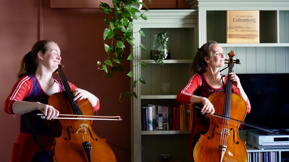 Onlangs mochten we twee dagdelen spelen bij <a href="/zorgdebetuwe/">Zorgcentra De Betuwe</a> in #Culemborg. <a href="/HenriettSomlai/">Henriett Somlai</a> liep een stukje mee en schreef daar een blog over muziekaanbed.nl/news/muziek-aa…