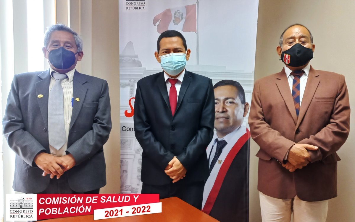 CDescentraliza's tweet photo. #Informa | #ComisionDeSalud 
El pdte. de la Comisión de Salud y Población Perú, el parlamentario de @SomosPeruOf @HitlerSaavedra  recibió al Decano del @CQFP_Oficial, Dr. Q.F. #ArnaldoTipiani. https://t.co/9FjayTzFTr