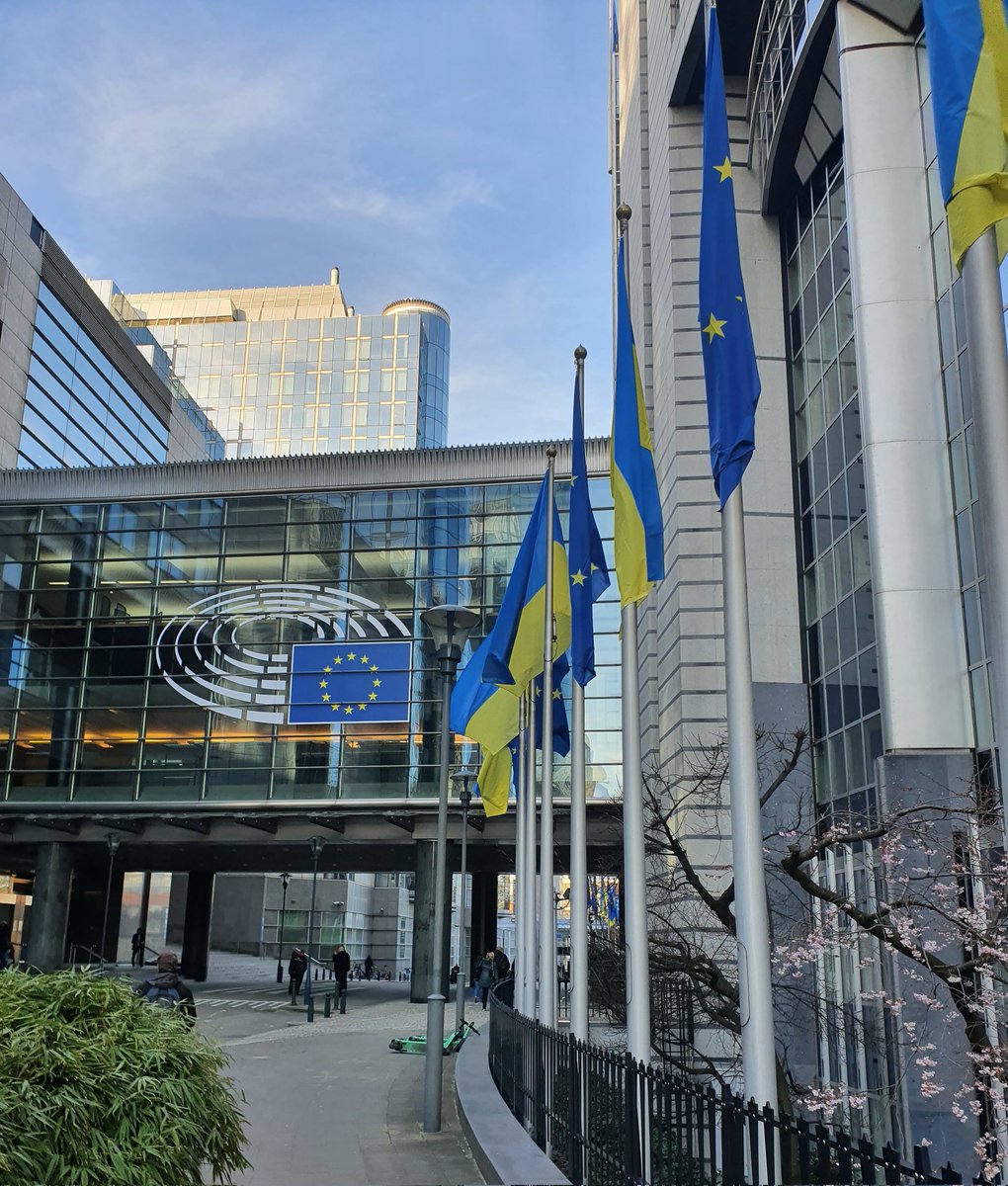 EL_Smid's tweet photo. De @FMS_Foundation zamelt in om haar Oekraïense partner, de jongerenorganisatie #SDPlatform, te helpen.
Jij kan ook meehelpen 👇
https://t.co/5iX5xHNKjz
#StandWithUkriane https://t.co/eNXdFVMiGM