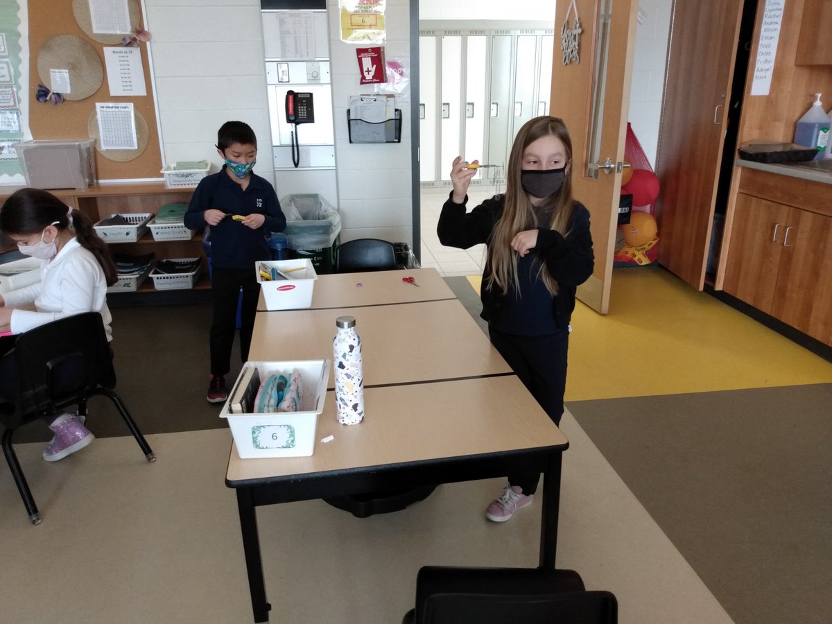 On Friday the grade 3's explored magnetic force. We made our scissors into magnets! How many paper clips did you pick up? 
#thestgregoryway <a href="/StGregoryHCDSB/">St. Gregory</a>