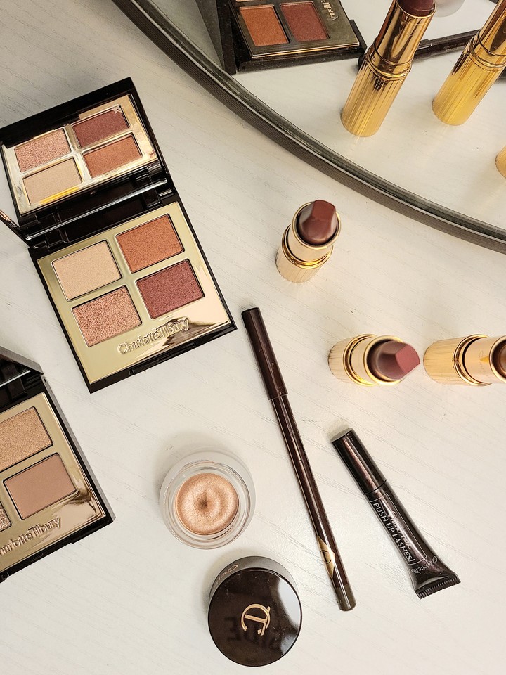 BrynnieBlogs's tweet photo. Charlotte Tilbury haul ✨   https://t.co/VCM9kusccU https://t.co/SymFHKhCvX