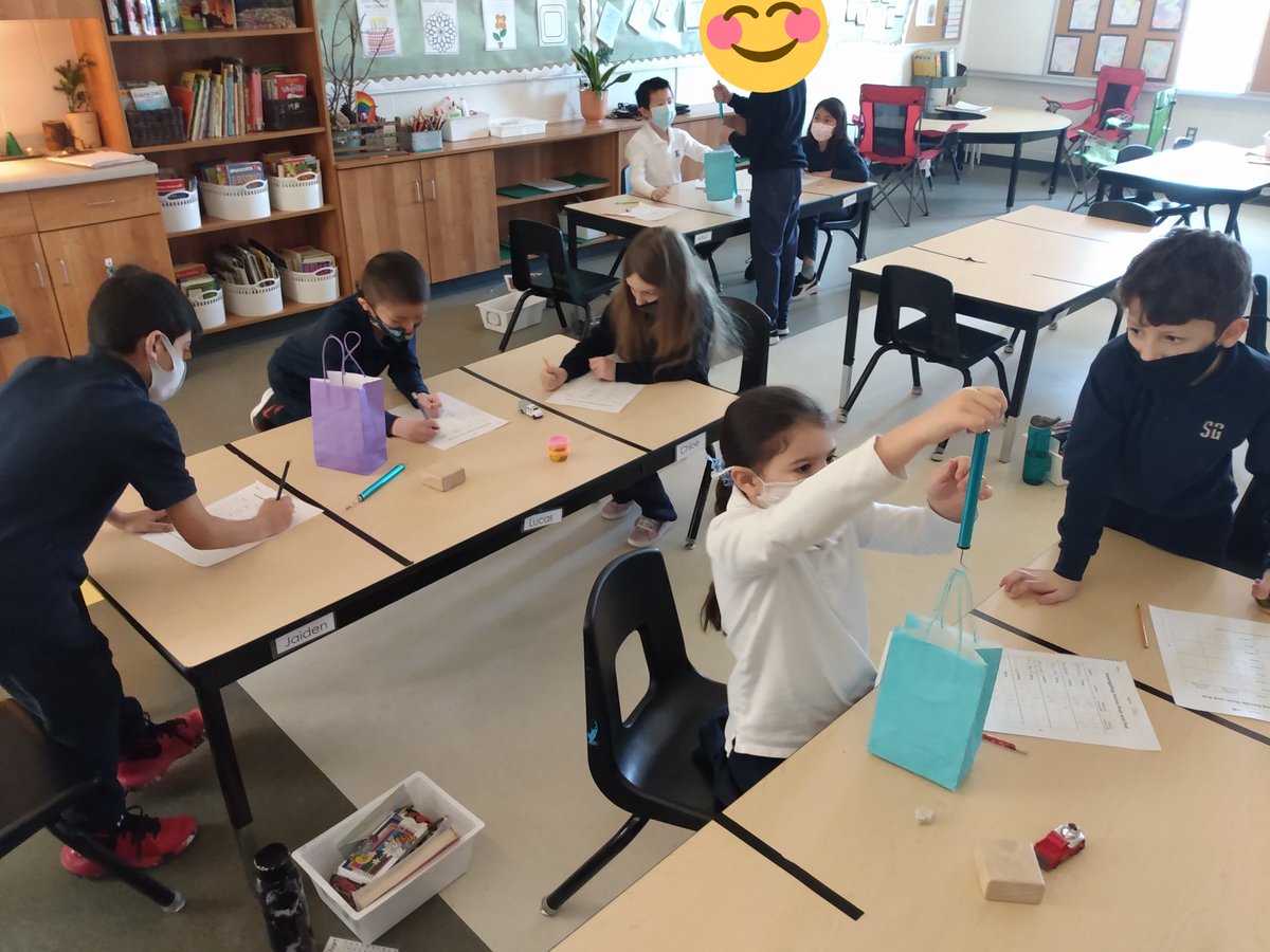 RosinaThompson3's tweet photo. Today the grade 3's learned about Newtons. We explored how many Newtons it takes to lift an object vs. pulling an object. Ask your child what they discovered. #thestgregoryway @StGregoryHCDSB https://t.co/htXpj9PZLz