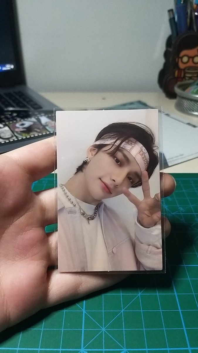 laecollects's tweet photo. skz stray kids takas
elimde yakisikli go live hyunjin var albumden yeni cektim yandaki kedy chan istiyorum 
infomu okuyun lutfeenn
gorenler rt atabilirse sevinirim
@skidsatistakas @straykidstrade1 @SKZTRadeSell @peacrry @trpctakas https://t.co/b6vqTcibqT