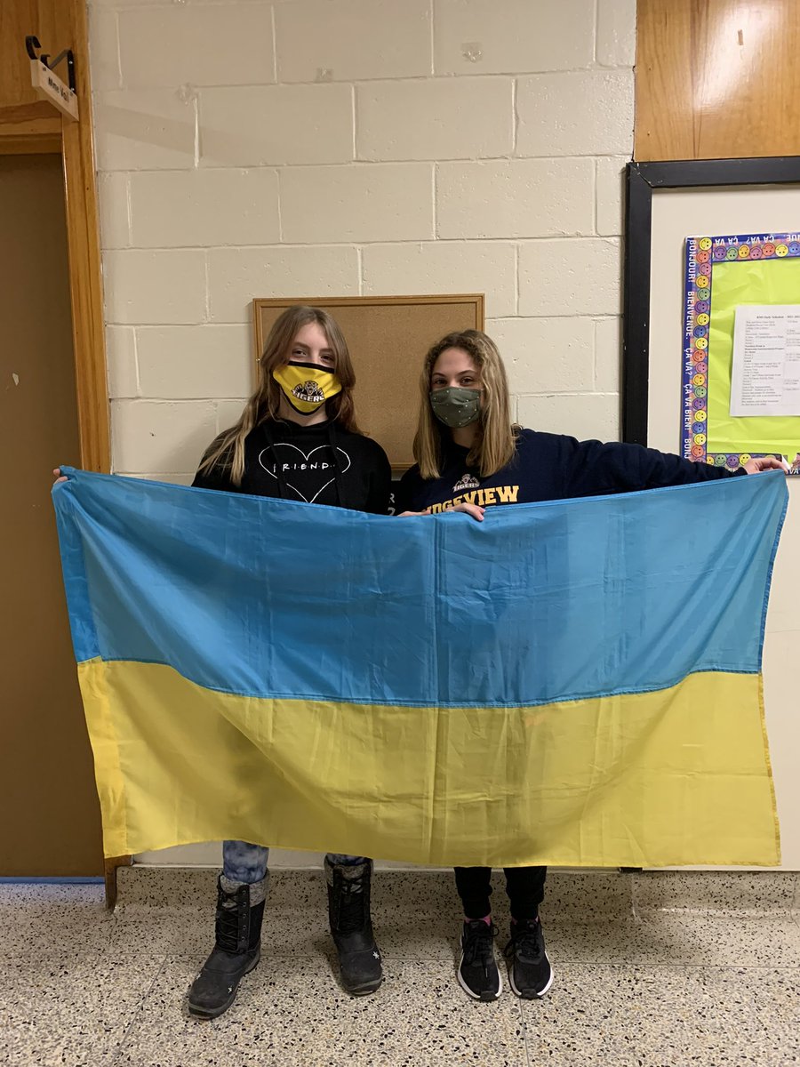 RidgeviewMiddle's tweet photo. Our Tiger pride day means much more today. The yellow and blue show our support to the people of Ukraine. We are sending hope, peace, and prayers to Ukrainians and their loved ones. @ASD_West https://t.co/IsboAgkbOW