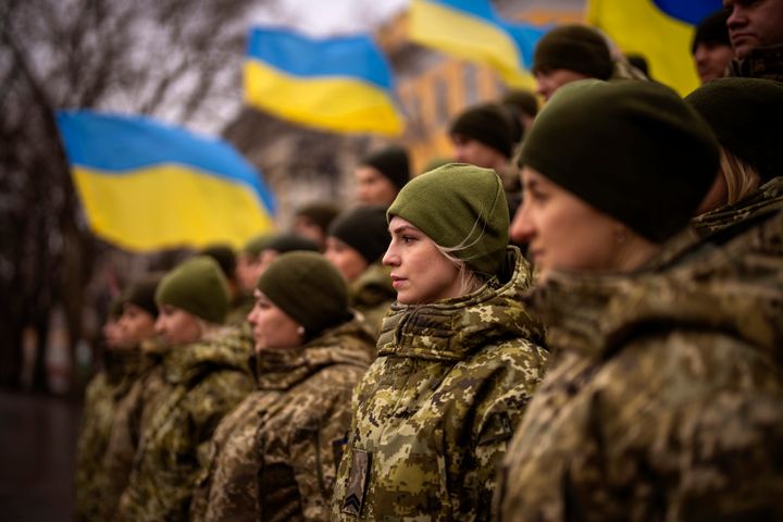 ElCriterio_'s tweet photo. Si lo piensas, Vladimir Putin atacando a Ucrania ha logrado empobrecer a los rusos, unir a la Unión Europea, revitalizar a la OTAN, aislar a Rusia totalmente y forjar la identidad del pueblo ucraniano. https://t.co/DdZdgXacW6