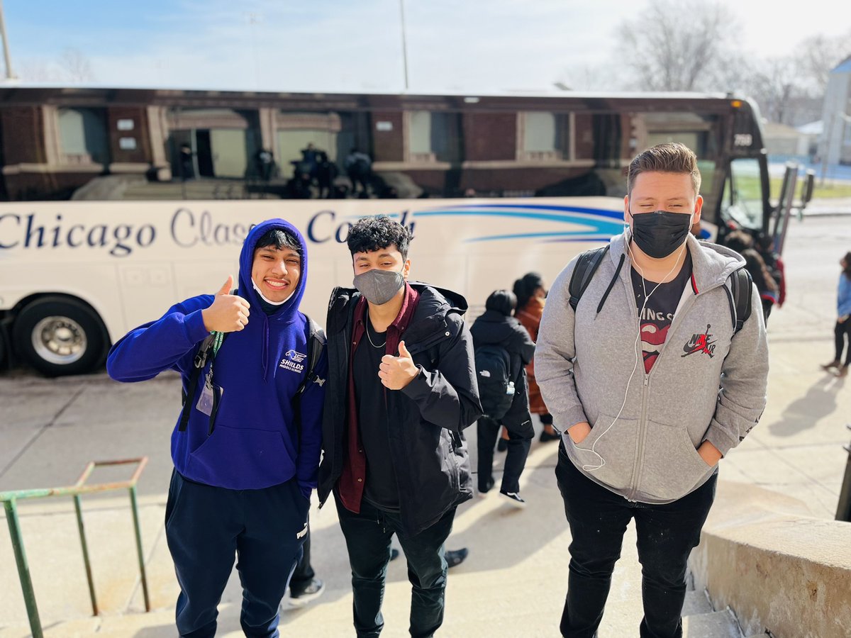 AndrewChipman9's tweet photo. All @ThomasKelly_HS juniors are going on college trips today &amp; tomorrow to gain the exposure &amp; knowledge necessary to pursue a college pathway! Thank you @KellyPostsec for planning, KCP staff for chaperoning, Crown Family Philanthropies for funding through the Chi-Rise Grant! https://t.co/3Slf6r9Rr8