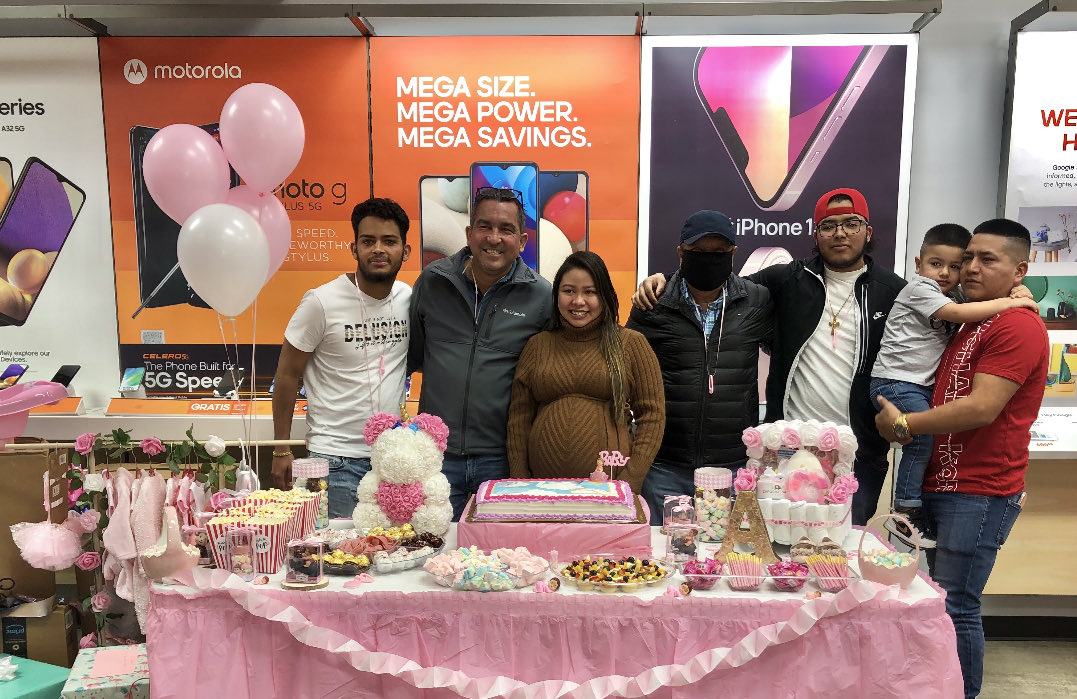 Team_TuVoz's tweet photo. Our Tu Voz Family keeps growing!!Congratulations to our team member Sayling!! We are so happy for you 👶🍼🎊💕 #TuVozMobile #BoostFamily @boostmobile @joseq_tuvoz @MarcecoNation https://t.co/5TebWOf6DF