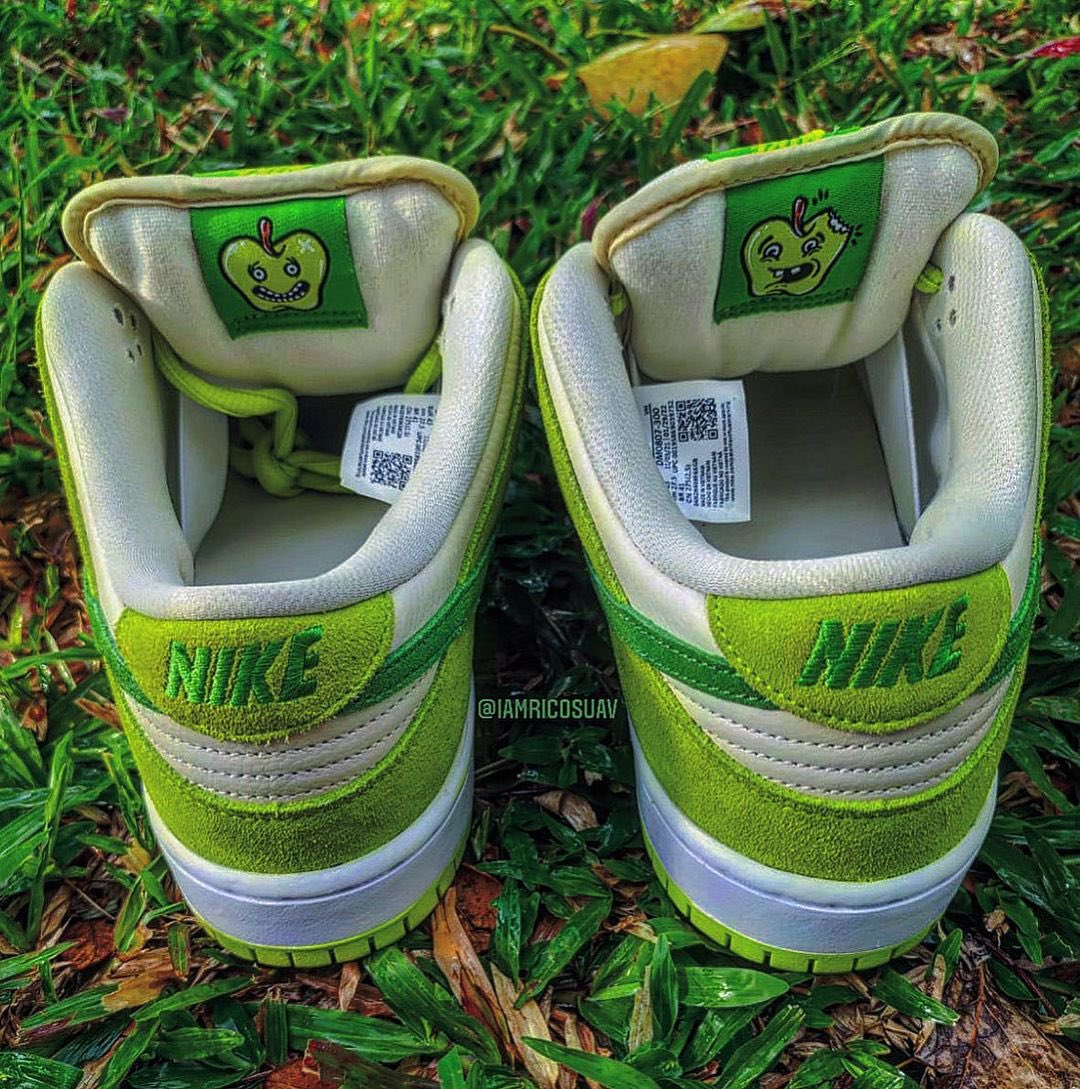 nicekicks's tweet photo. FIRST LOOK: Nike SB Dunk Low “Green Apple” 🍏 https://t.co/1IVXbdFQ4i