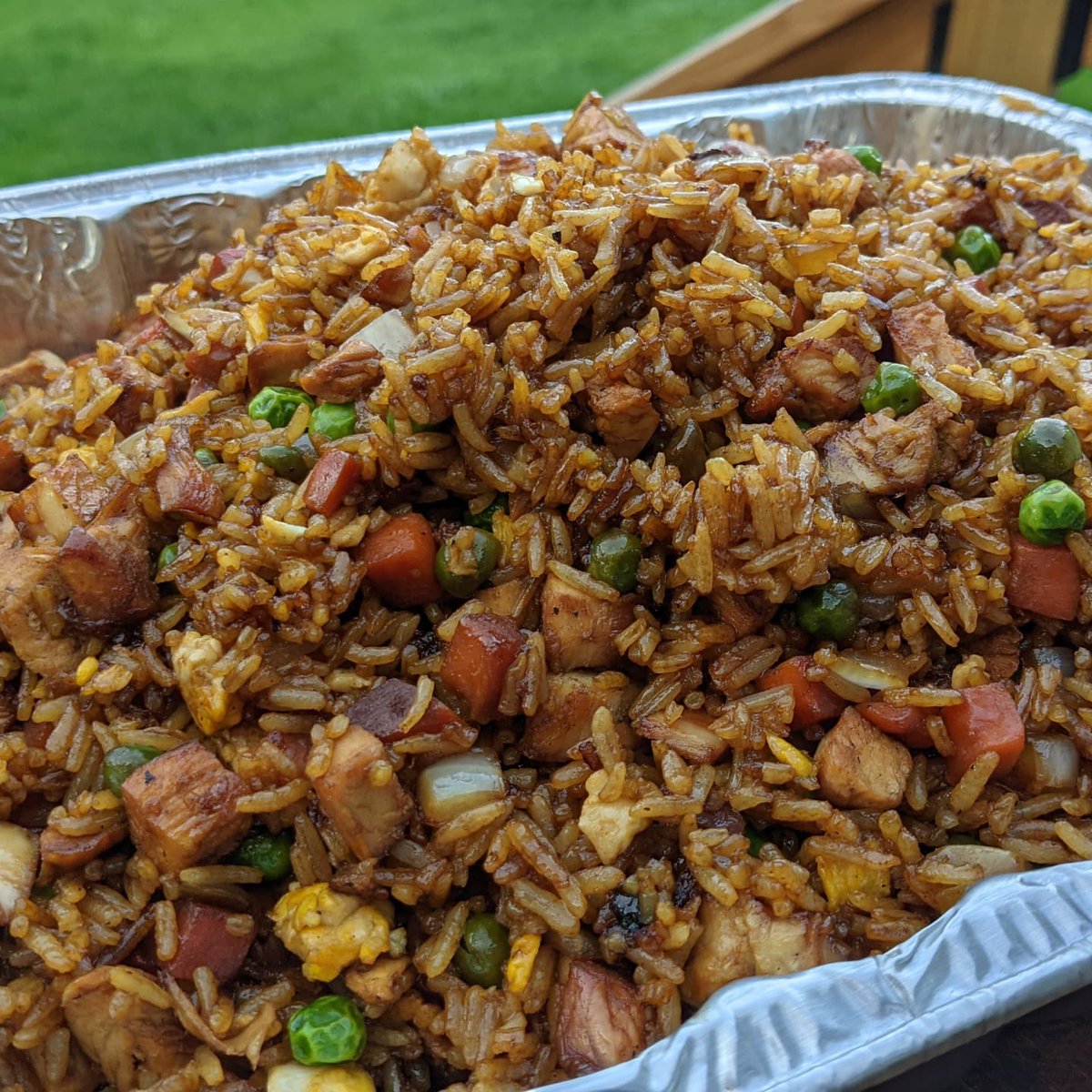ROCBBQSUPPLY's tweet photo. Chicken fried rice off the Blackstone anyone? https://t.co/XphOB3iO5T