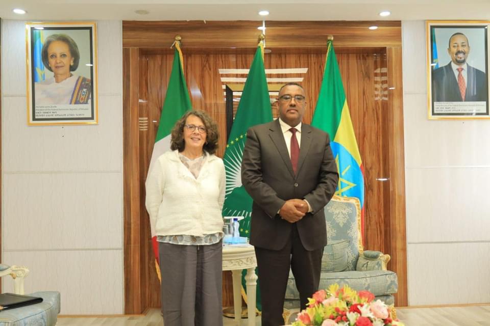 ItalyinEthiopia's tweet photo. Incontro di @marinasereni con DPM @DemekeHasen. Conflitto nel nord dell’Etiopia, auspicio per cessazione ostilità, accesso umanitario, accountability diritti umani. Roma è pronta a fare la sua parte nel campo della Cooperazione allo Sviluppo a beneficio della popolazione Etiopica https://t.co/1WcQ6K5cBb