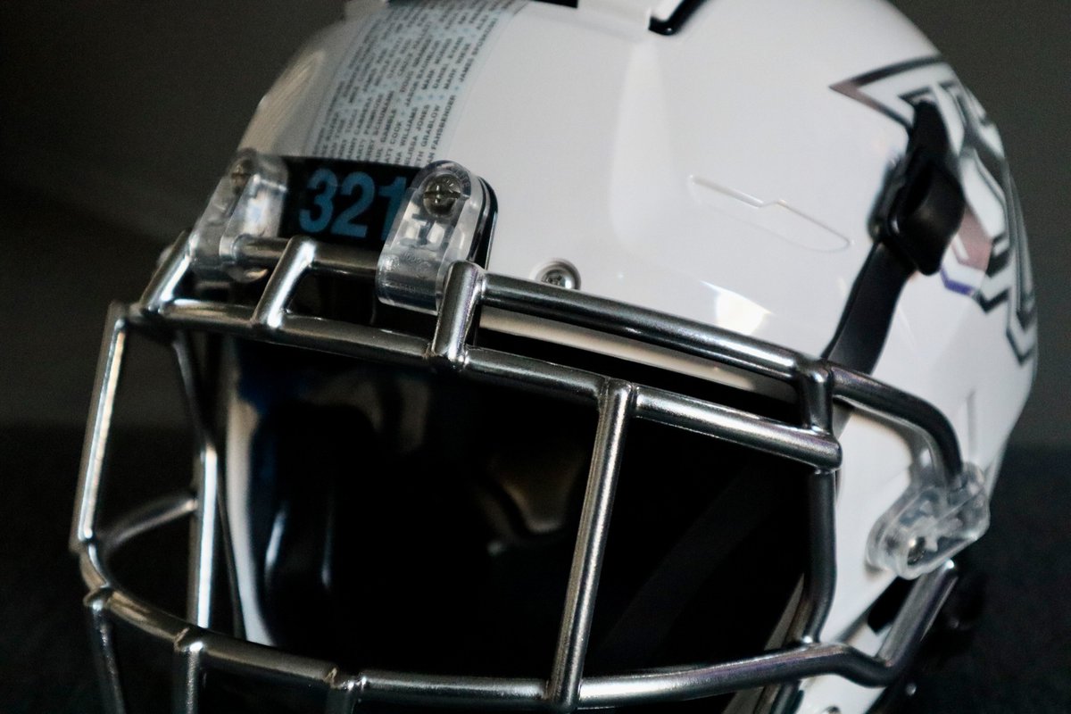 SpaceKnightDrop's tweet photo. Making sure he's safe on his long journey. Sometimes it's hard to say goodbye...
-
-
-
#SpaceKnightDrop #UCFKnights #UCFFootball #UCF #ChargeOn #UCFirstCla22 #Citronauts #Citroknights #Boom #GKCO https://t.co/q8PxMKTC0A