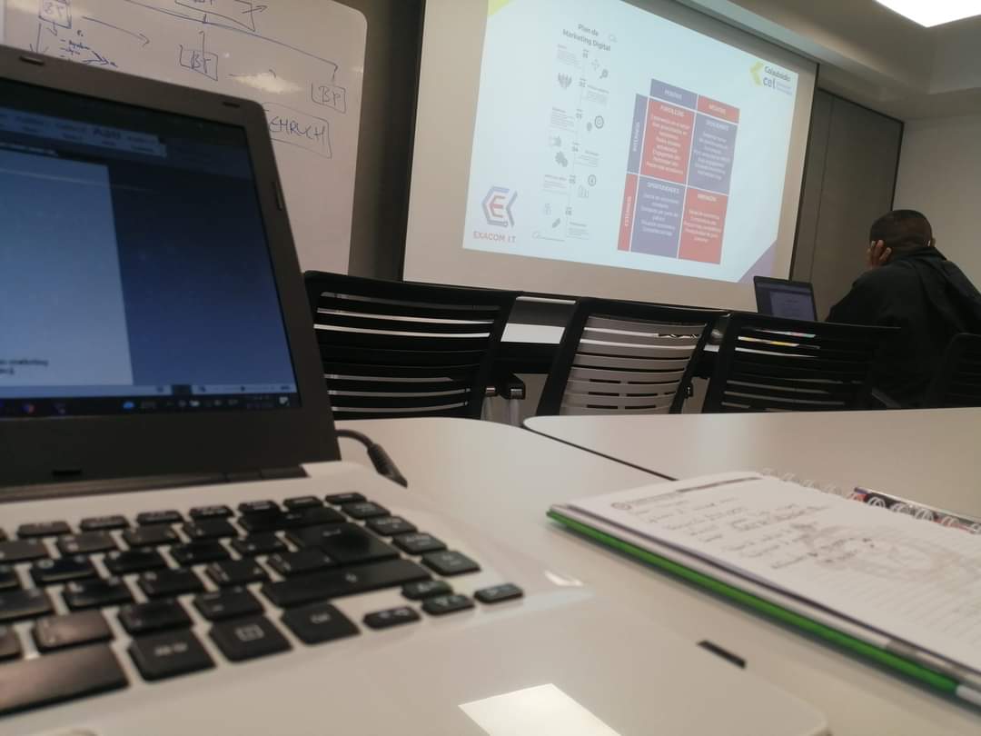 CreerGroup_'s tweet photo. Nos #capacitamos permanentemente para ser #lideres en procesos de atención, capacitación y formación en el ámbito #educativo, corporativo y social. https://t.co/PxSJgbwML9