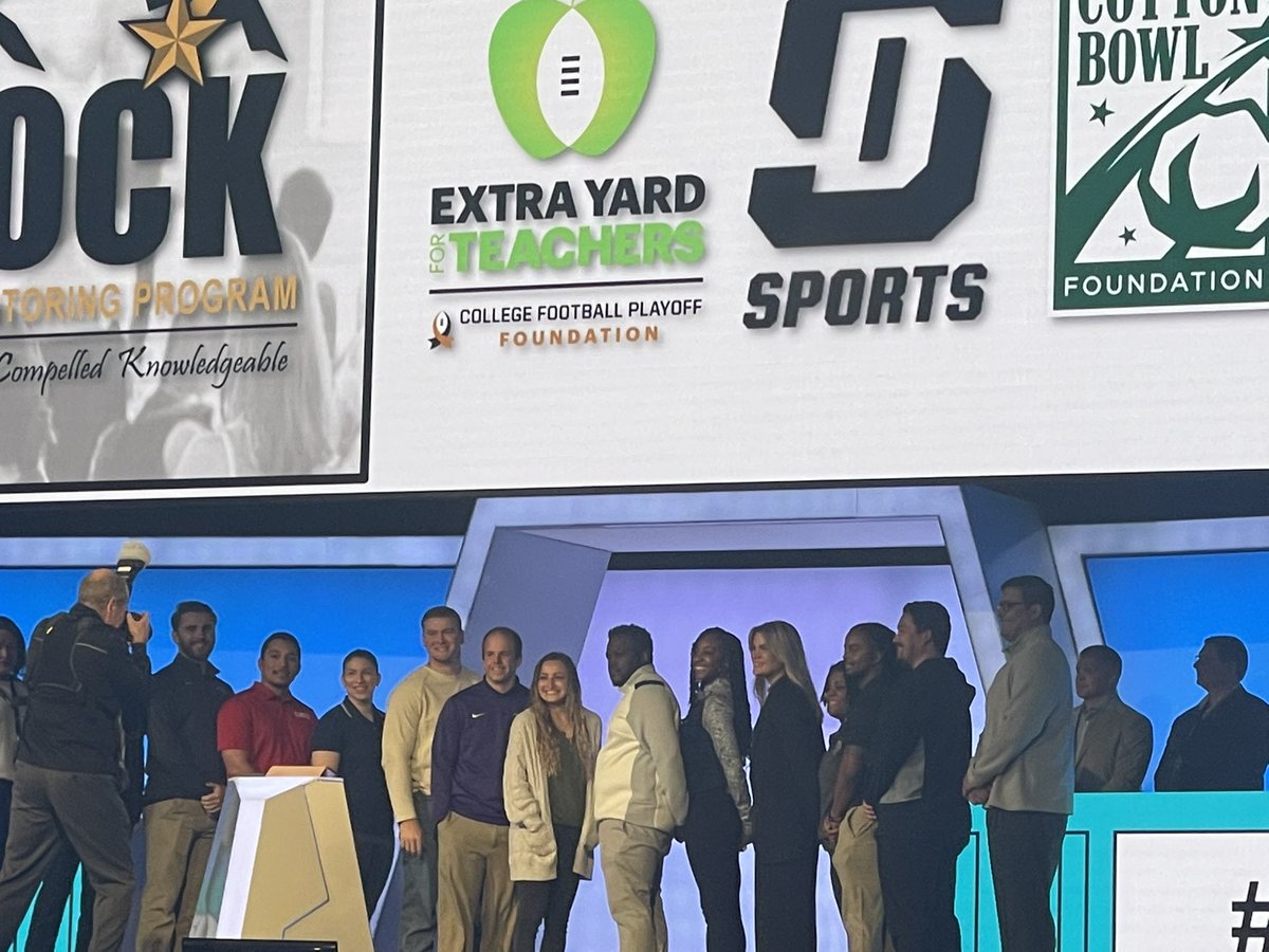 ChandlerErvin's tweet photo. Congratulations @Coach_Collins8 for being selected to the @THSCAcoaches R.O.C.K coaches mentoring program. https://t.co/JiINV8Q38B