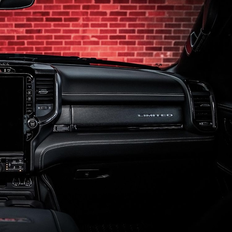 RochesterHillsC's tweet photo. It’s the details that make the difference - #RAMRED
Each 2022 #RAM1500Limited, RAM(RED) Edition Truck is part of our commitment to help @RED fund life saving programs. https://t.co/lNNWk9rPgK