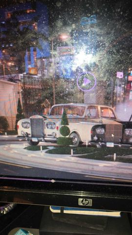 Cameron28252326's tweet photo. we need with car in #bloxburg who agrees https://t.co/YvdnyH31qd