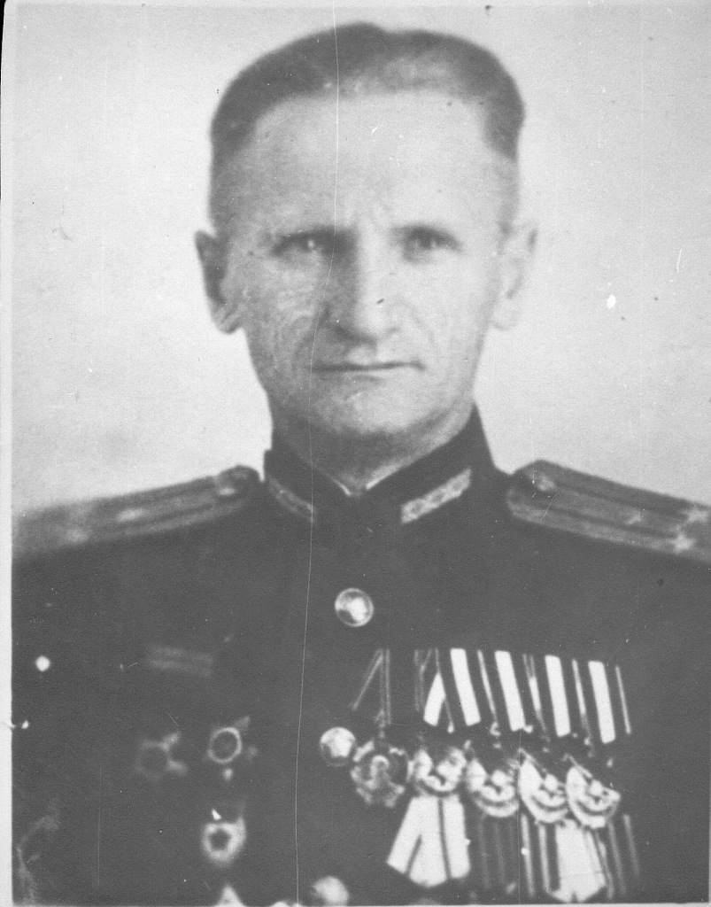 Nik_Adamovich's tweet photo. My grandfather, who fought Nazism near Stalingrad, received a shrapnel wound near Kharkov (Ukraine), besieged and stormed Koenigsberg. One of my heroes in the battle against Nazism and fascism. https://t.co/y791dpuJcw